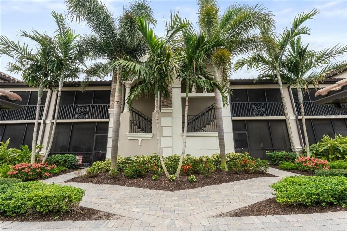 5614 PALMER CIR #204
