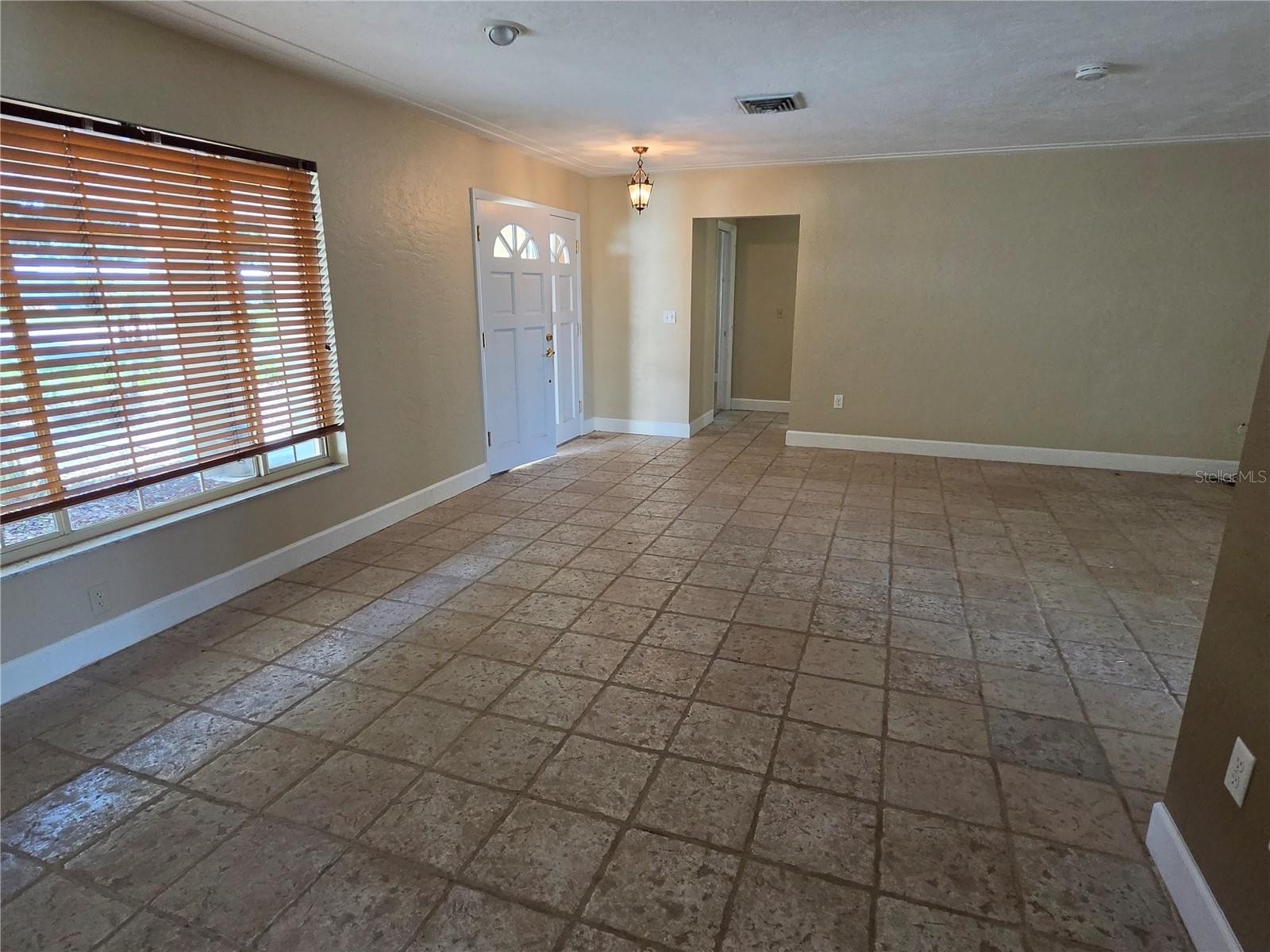 1876 MID OCEAN CIR