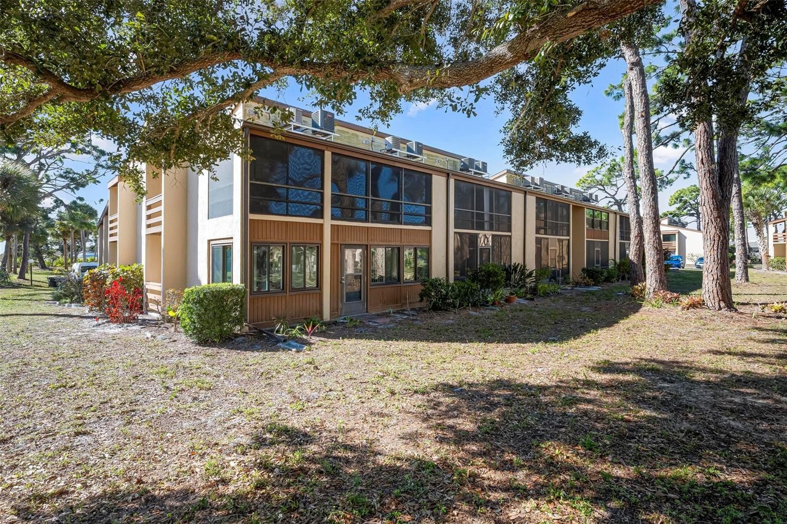 25 QUAILS RUN BLVD #6