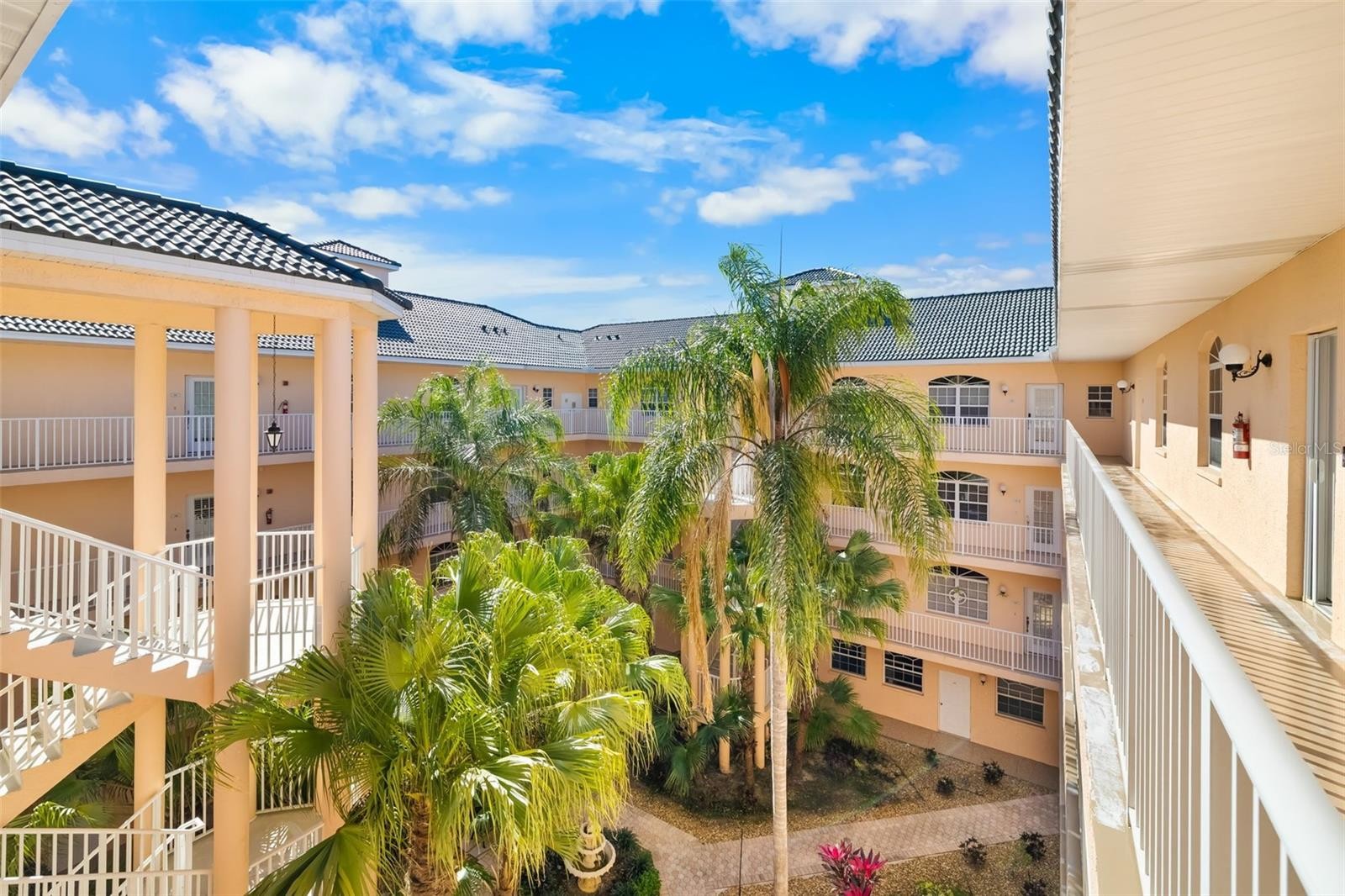 1522 GONDOLA PARK DR #1522