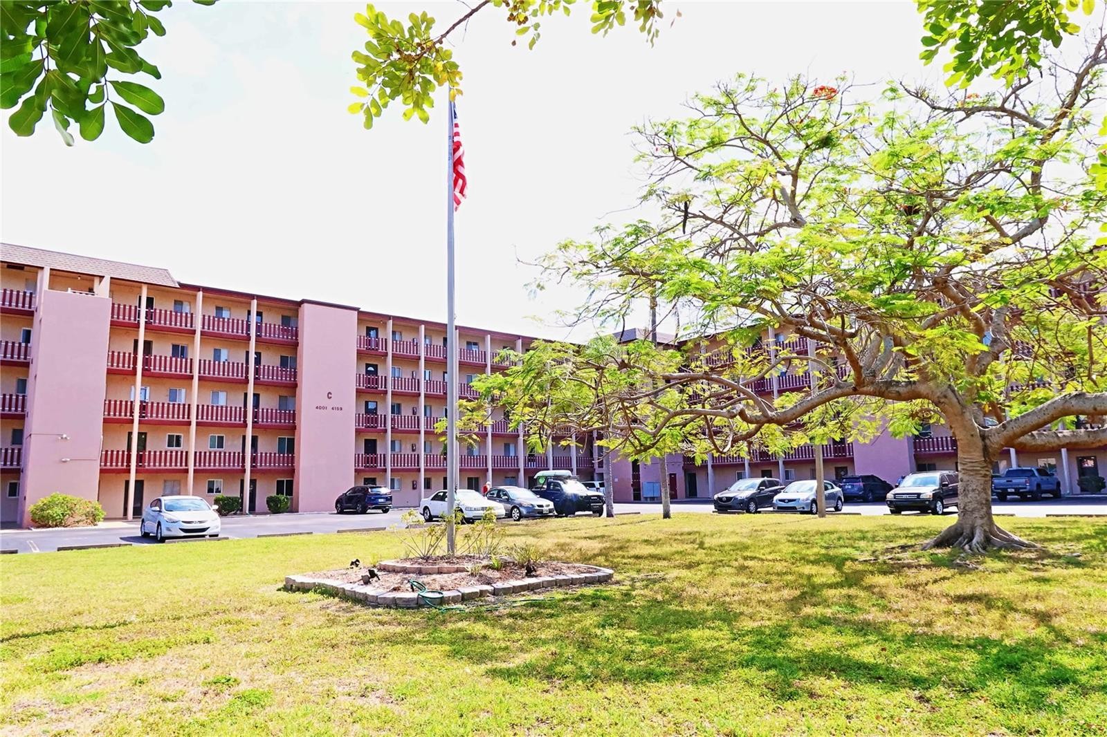 4109 LAKE BAYSHORE DR #407