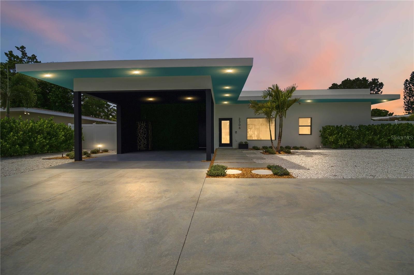 2306 VALENCIA DR