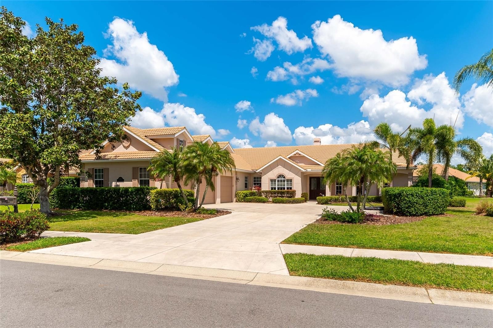 6615 BUTLERS CREST DR