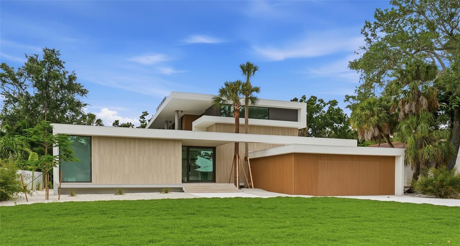359 N SHORE DR
