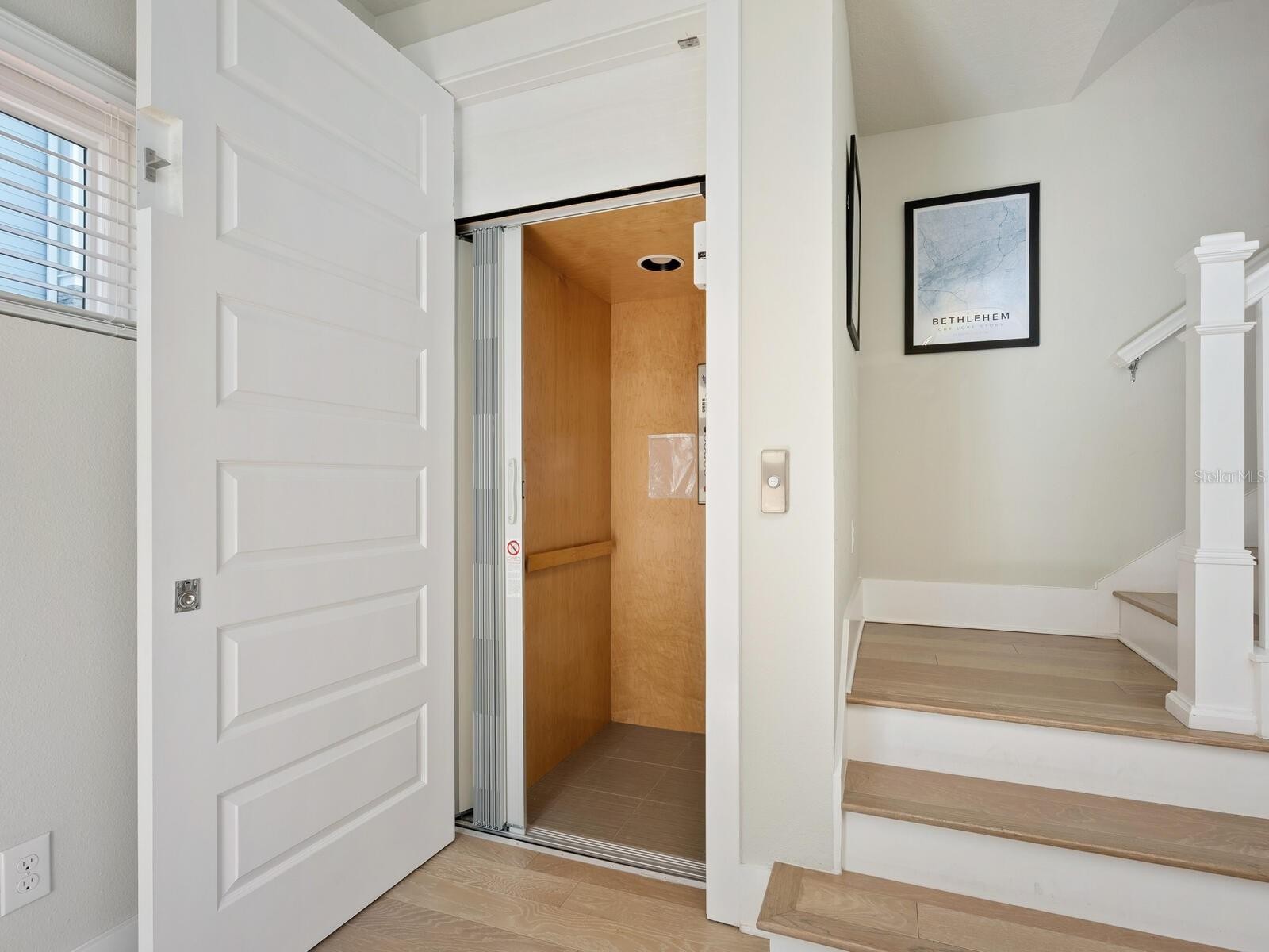 508 LAUREL PARK DR