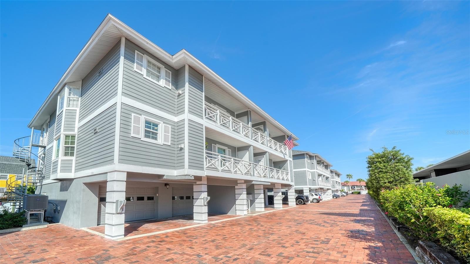 1564 STICKNEY POINT RD #303