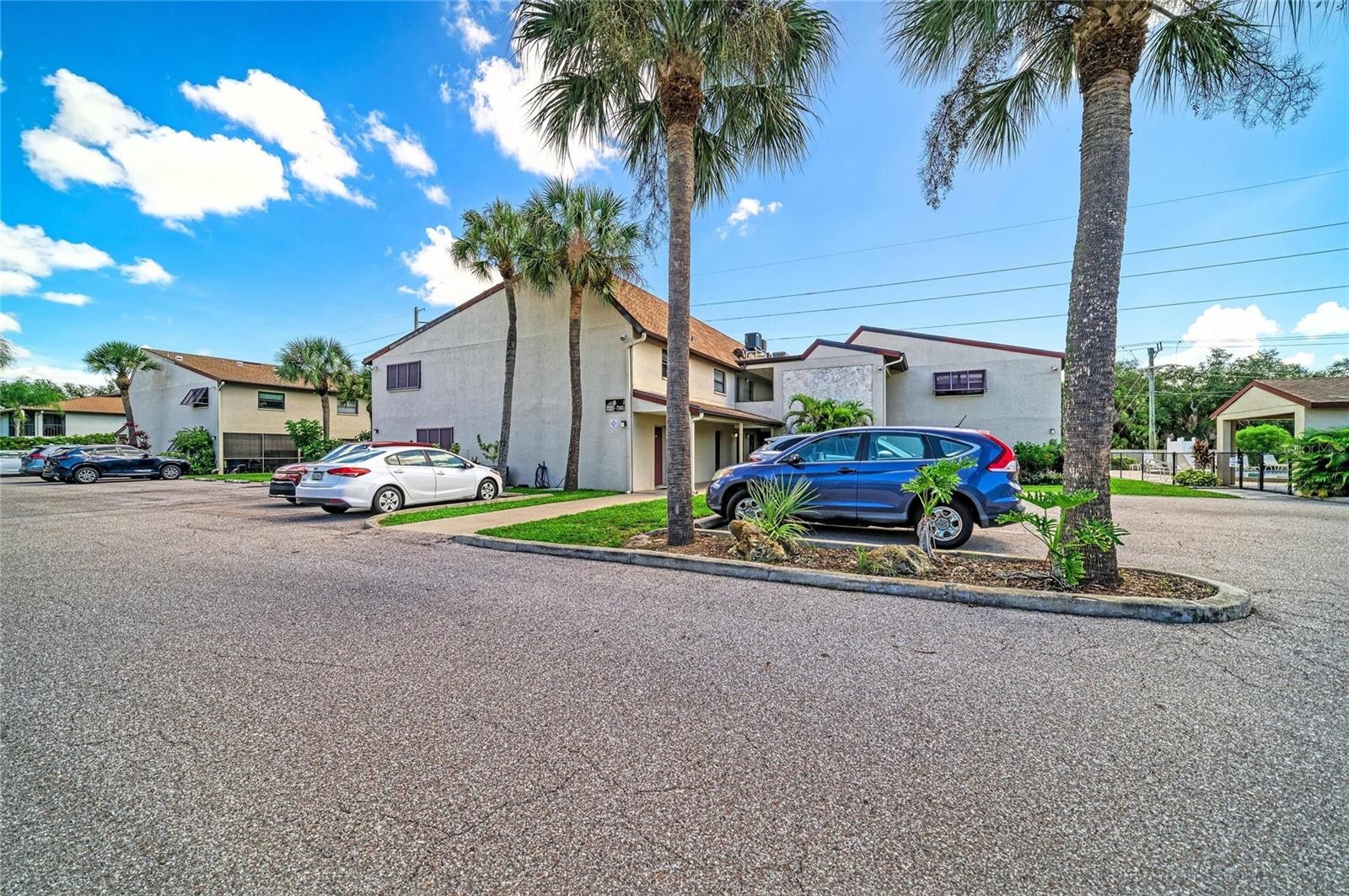 7237 CLOISTER DR #207