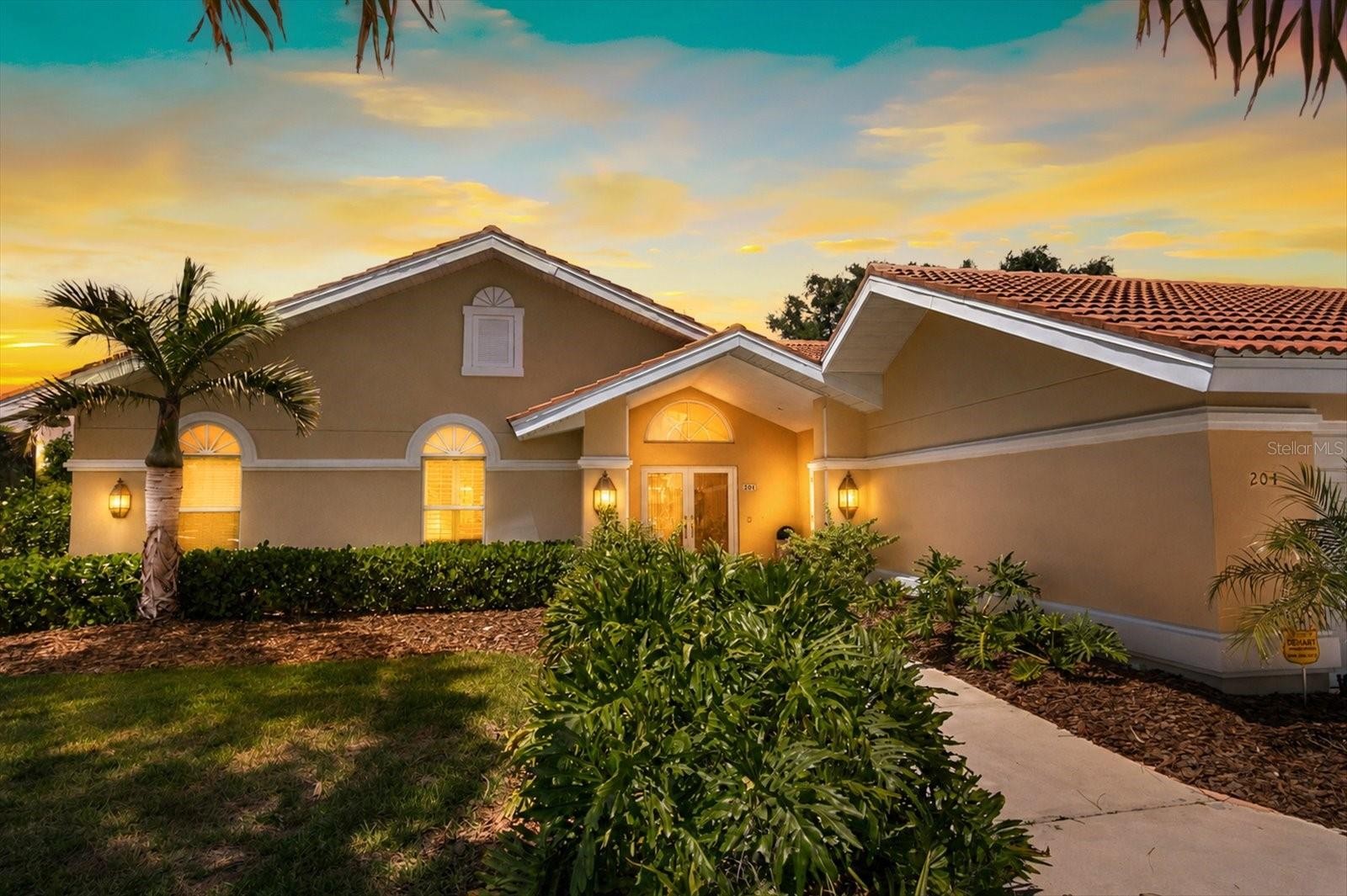 204 WINDWARD DR
