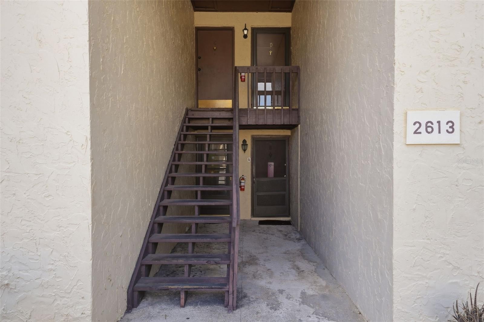 2613 PINE LAKE TER #D