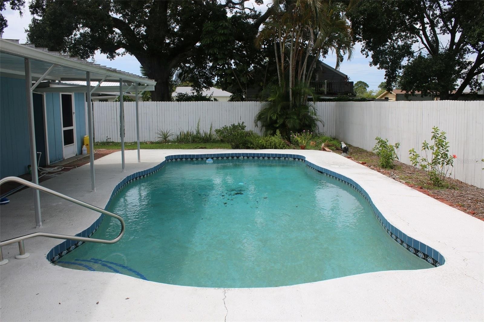 407 N POMPANO AVE