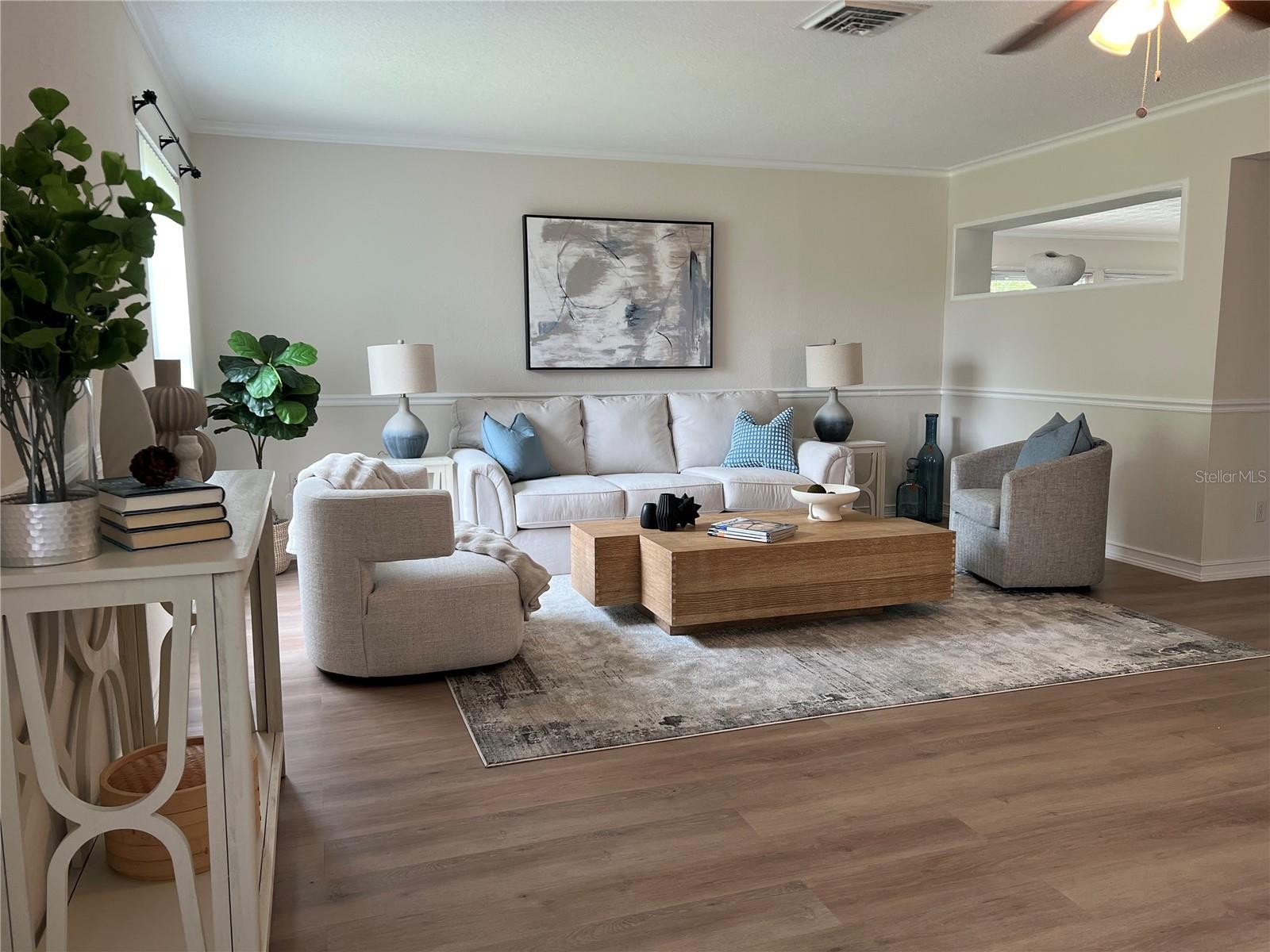 7213 LAS CASAS DR