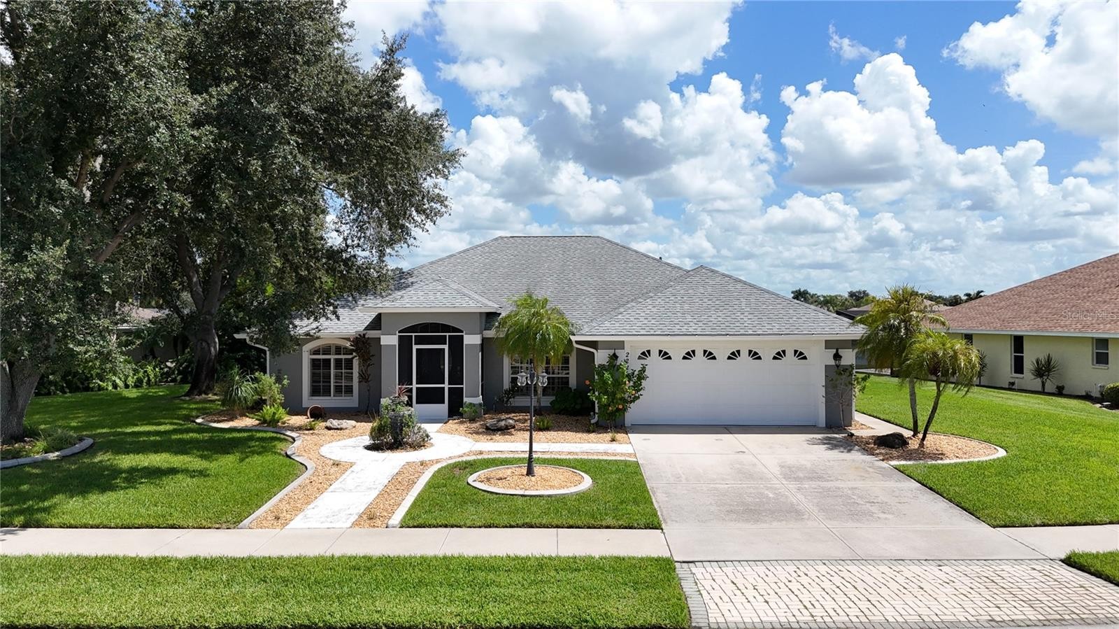 2226 CHARLESTON PARK DR