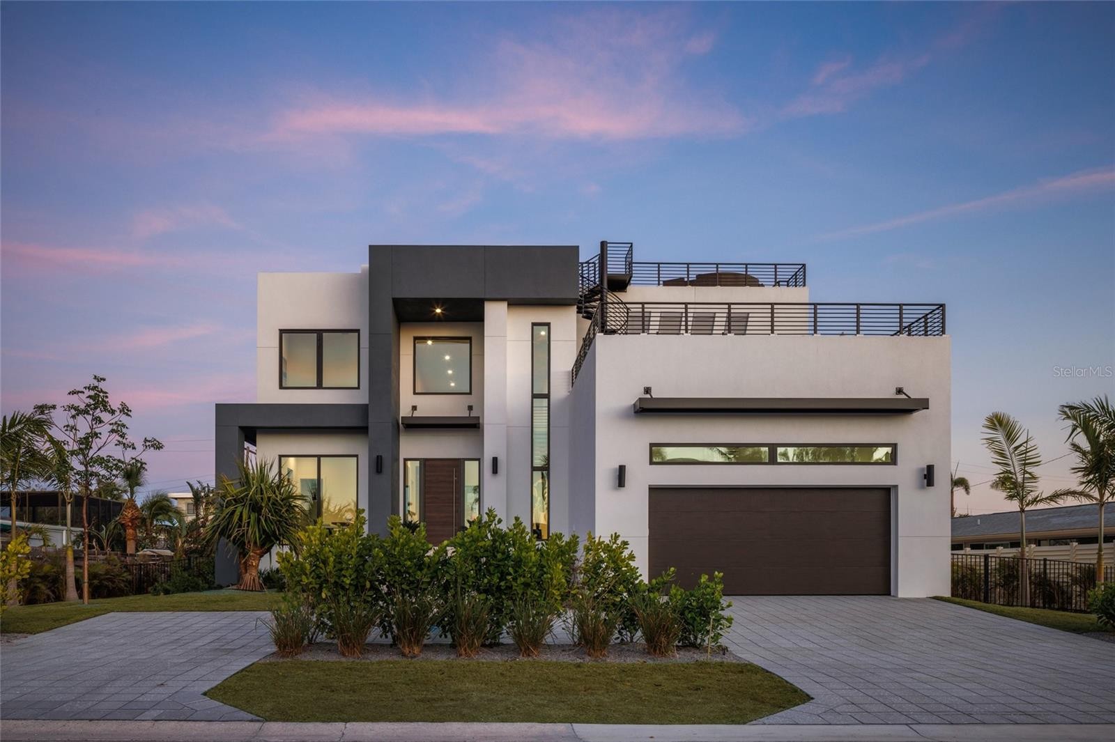 1212 CENTER PL