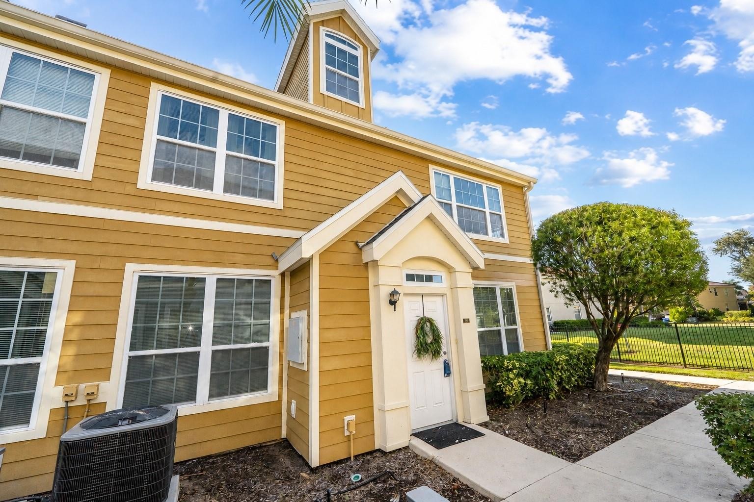 5511 ROSEHILL RD #203