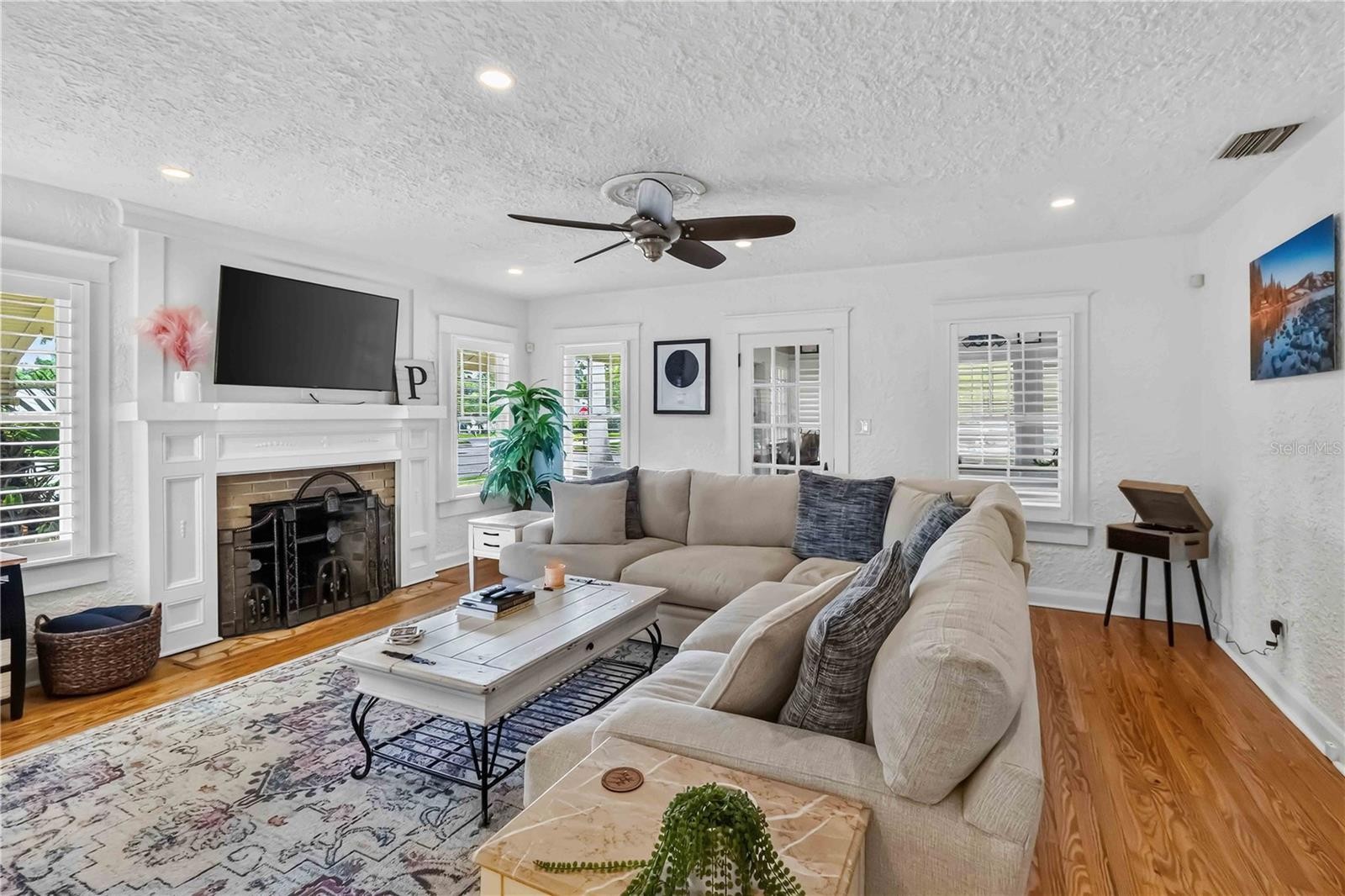 2016 VIRGINIA DR