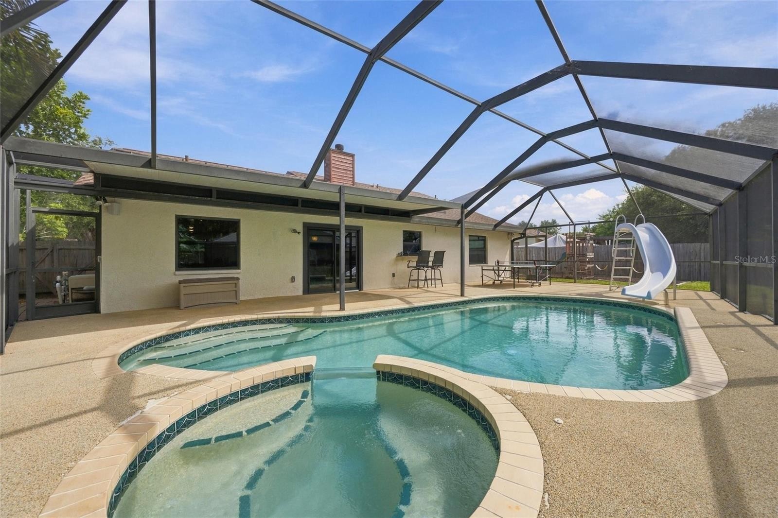 2328 SPRING OAKS CIR