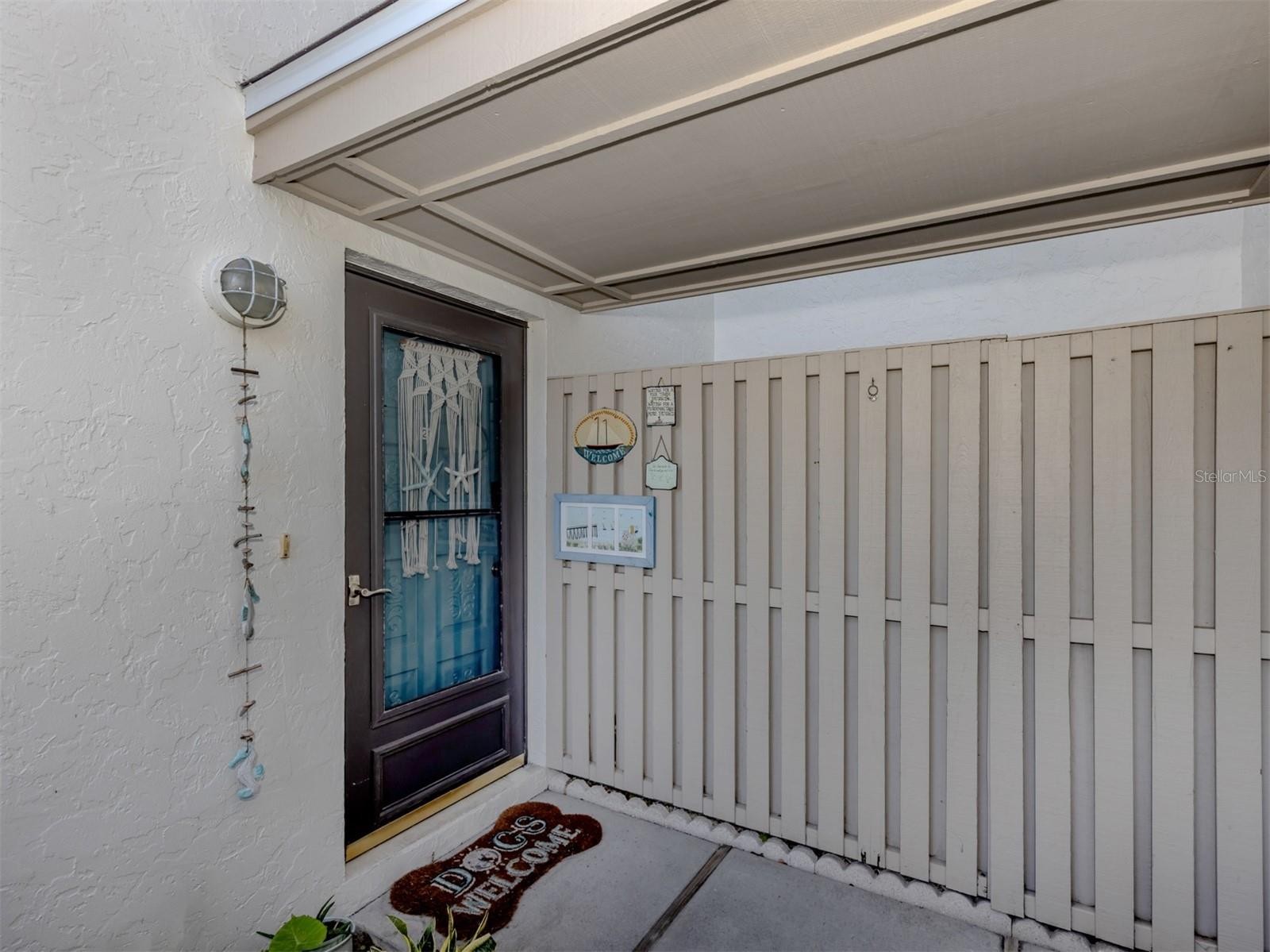 1027 CAPRI ISLES BLVD #20