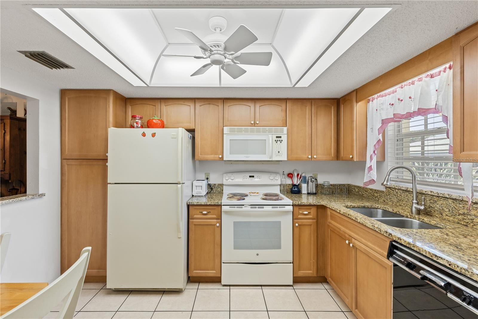 942 CAPRI ISLES BLVD #105