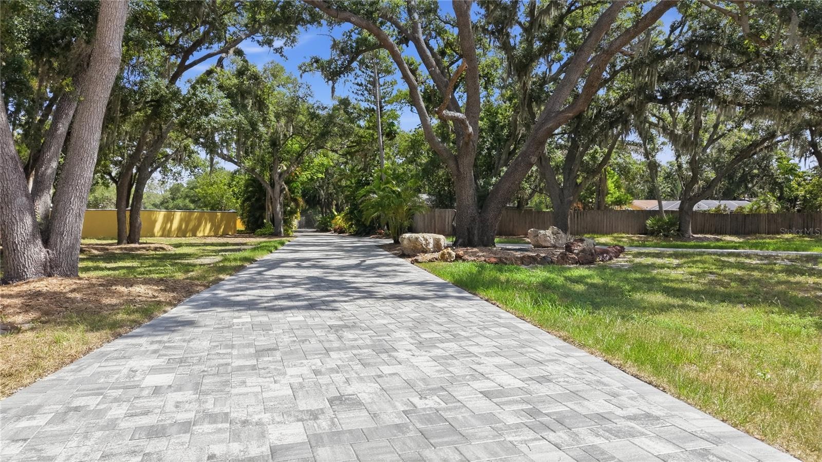 3348 ALAMO LN