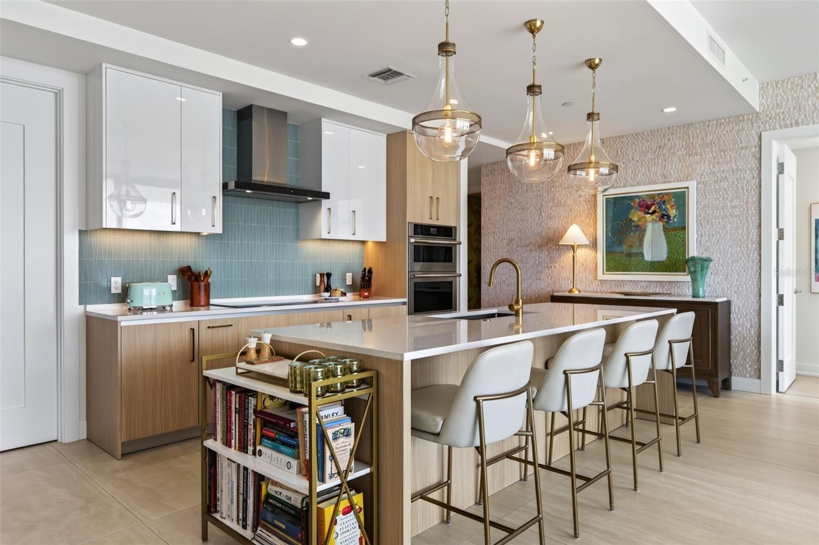 301 QUAY COMMONS #1009