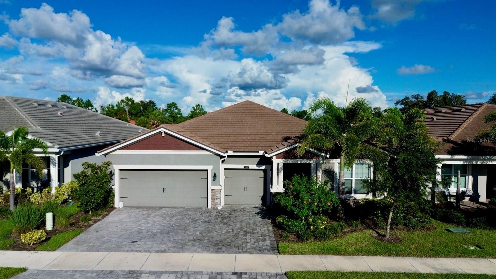 5769 LONG SHORE LOOP