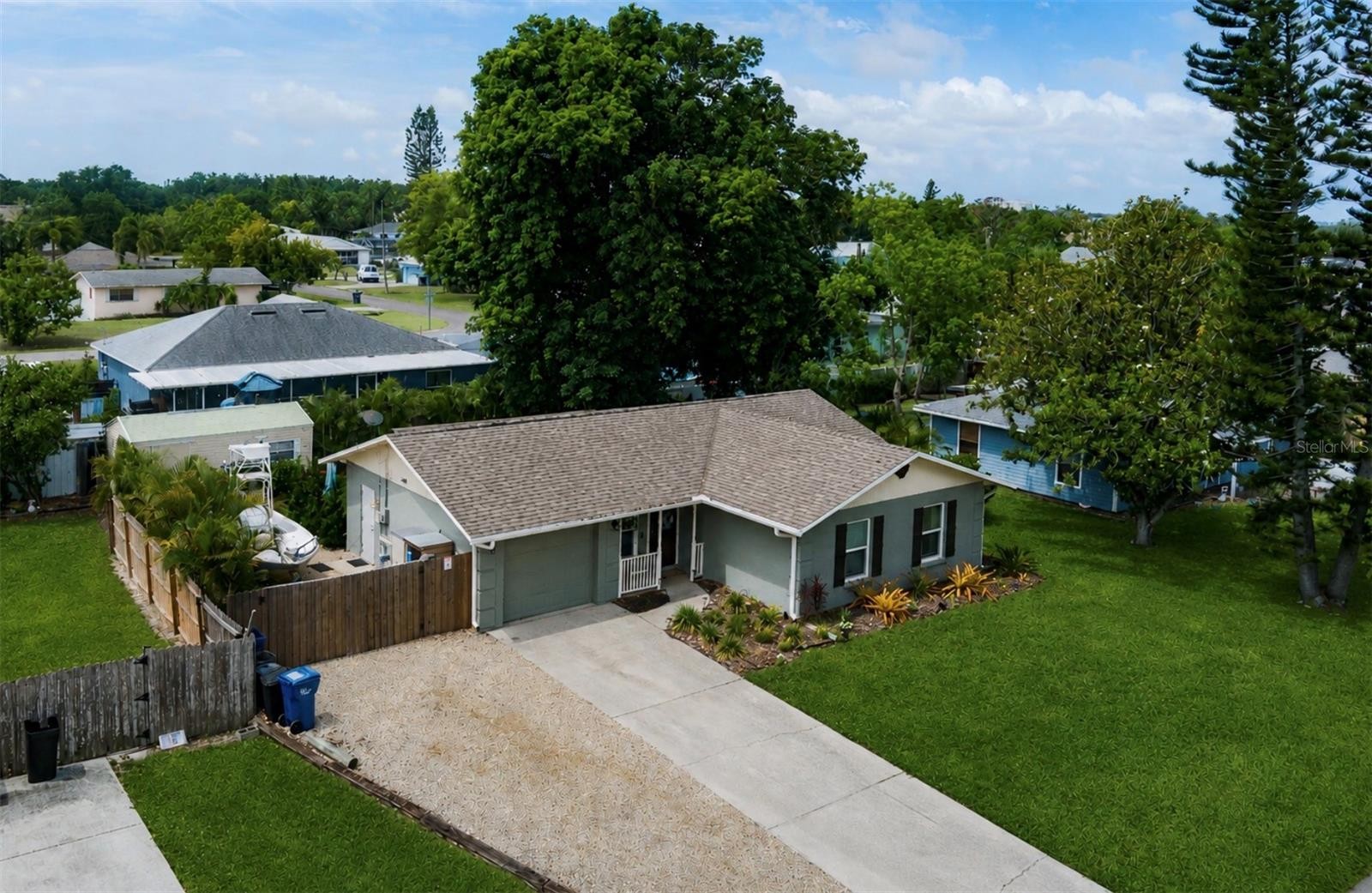 327 43RD STREET BLVD W