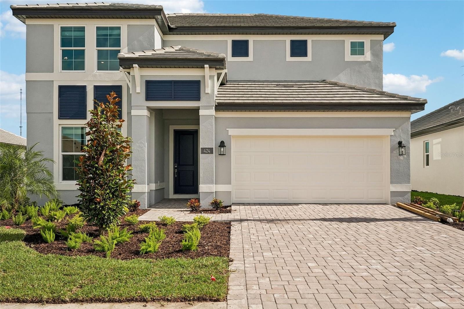 424 ALBERATA WAY