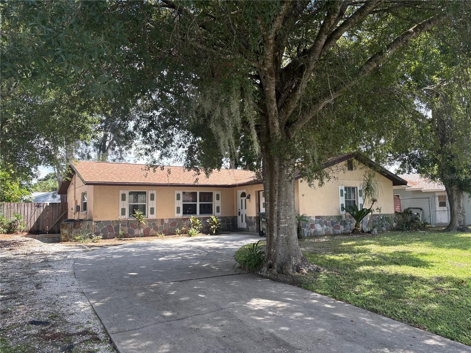 3925 ALLAN PL