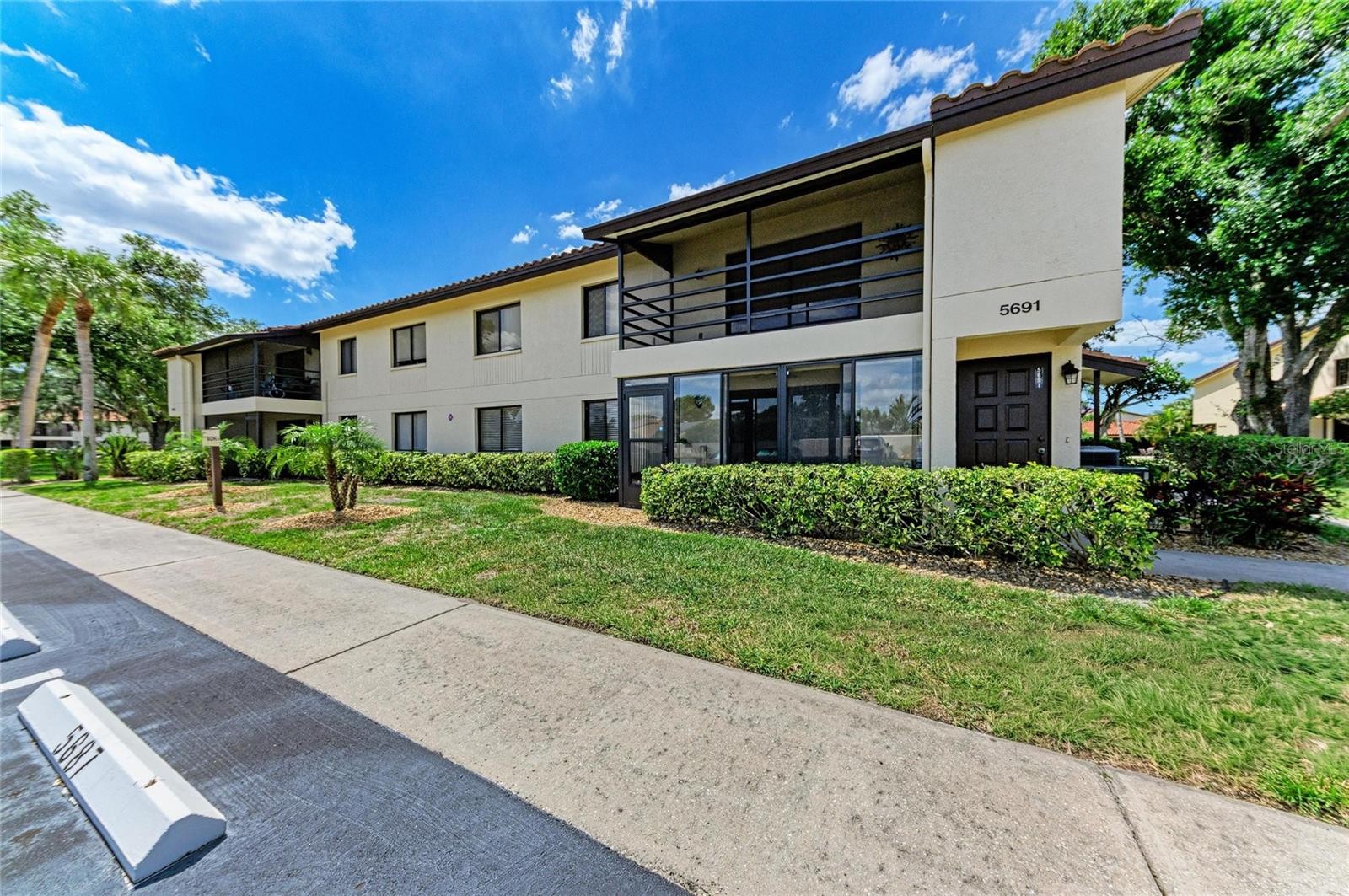 5685 GARDENS DR #5685