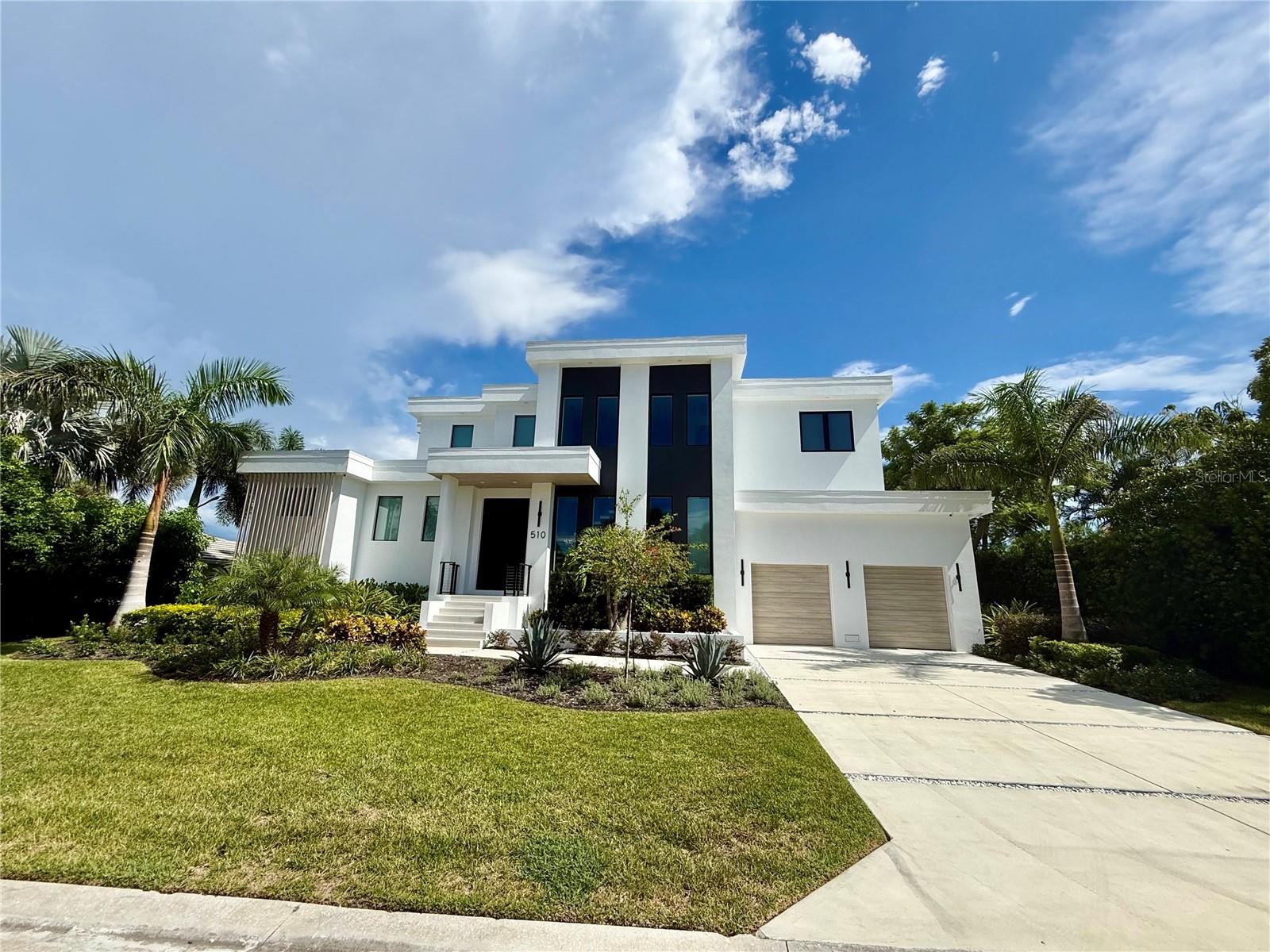 510 GOLF LINKS LN