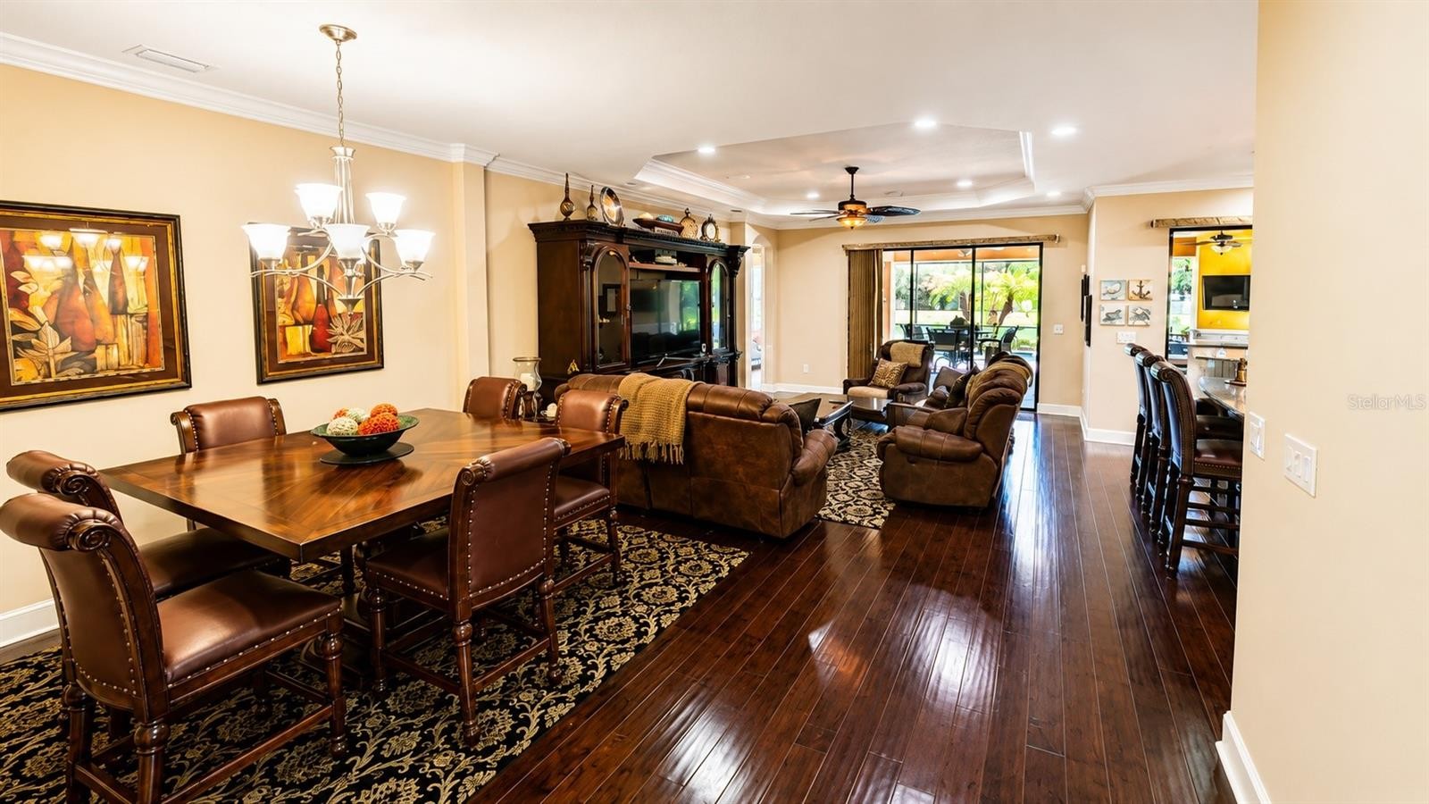 2519 VACCARO DR