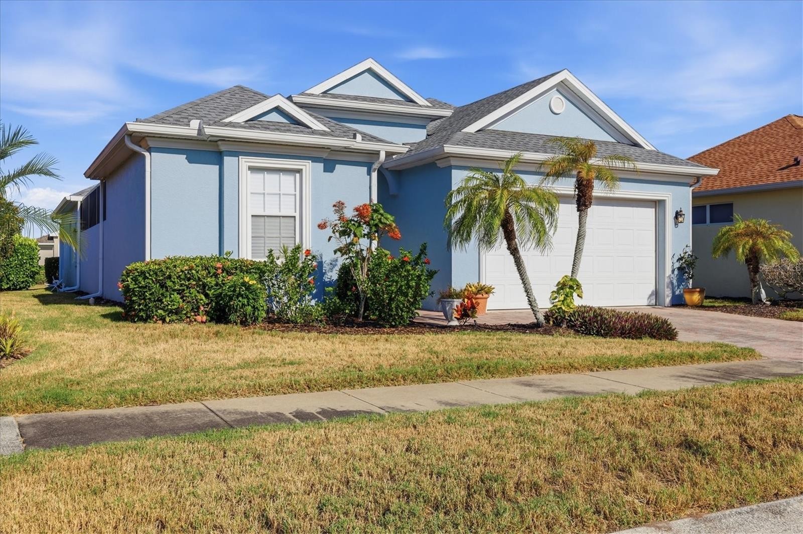 586 EDEN DR