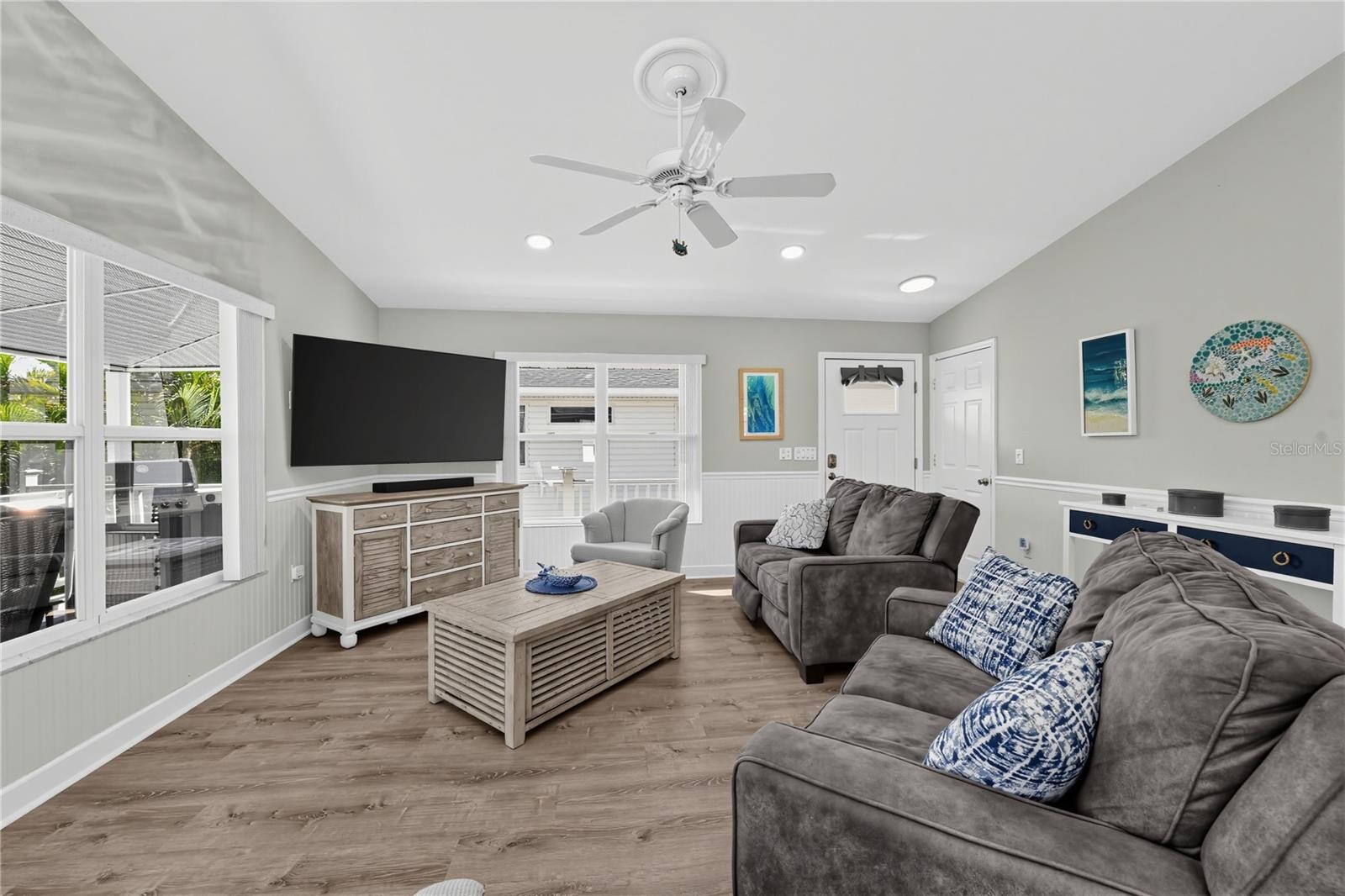 264 S HARBOR DR