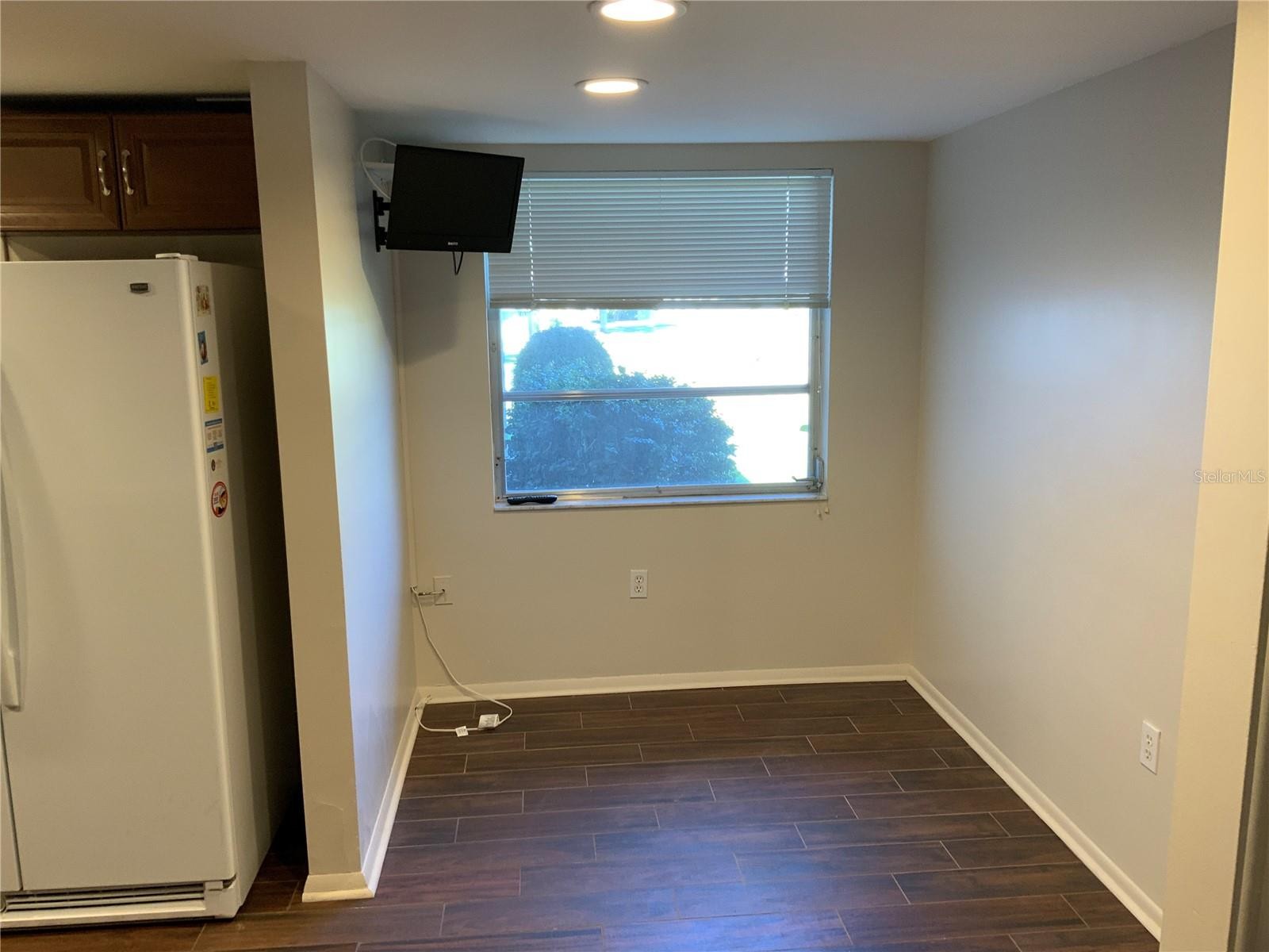 3318 VILLAGE GREEN DR #823