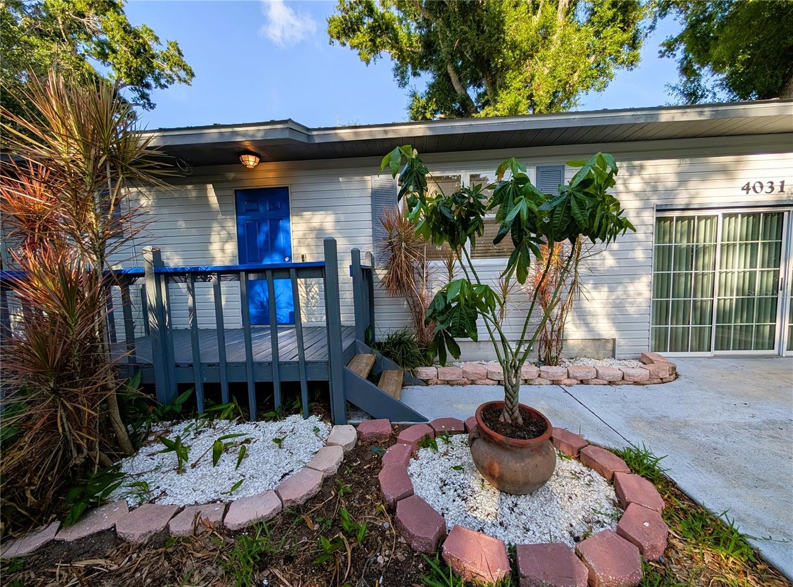 4031 IOLA DR