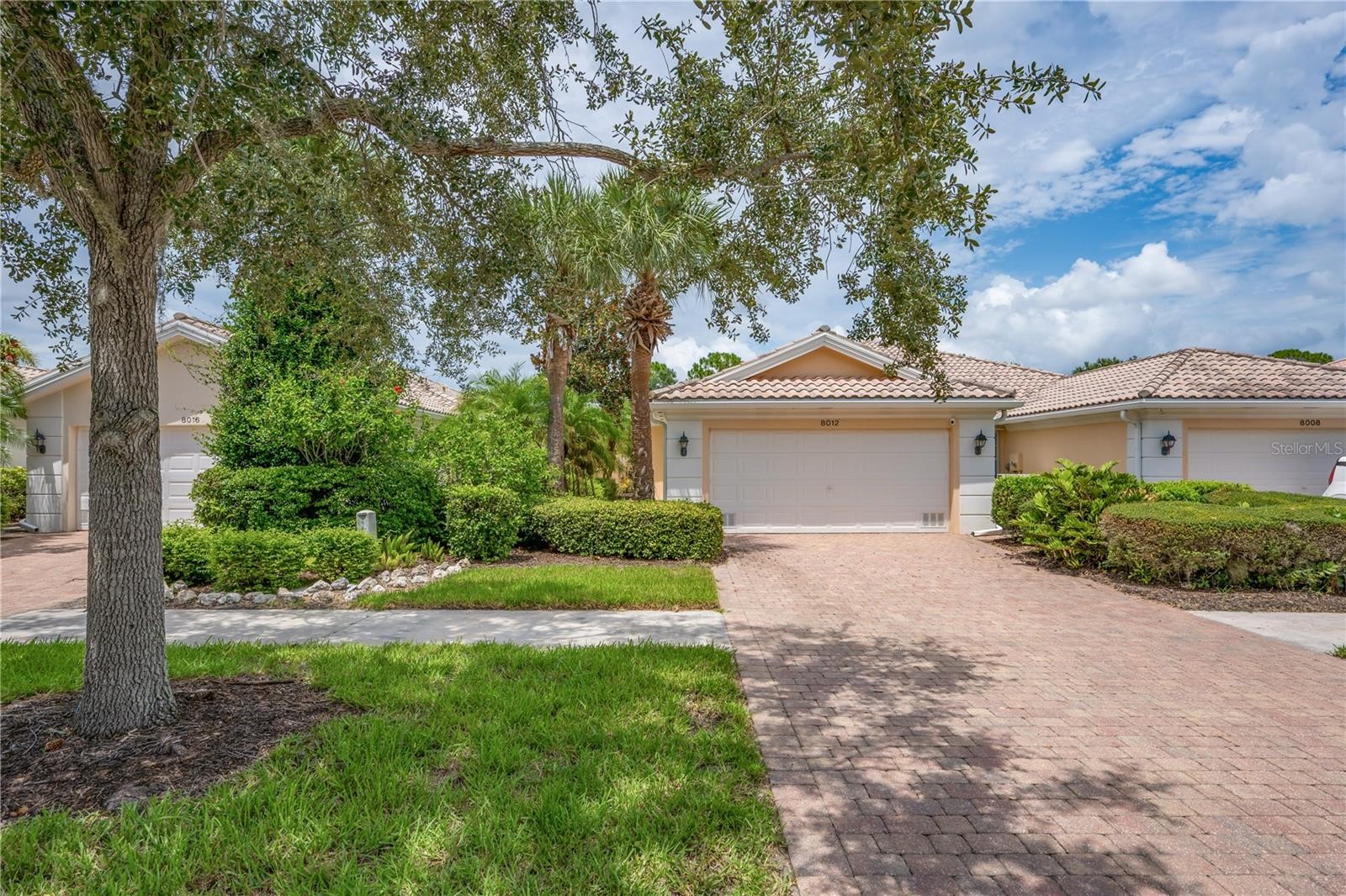 8012 CAMMINARE DR