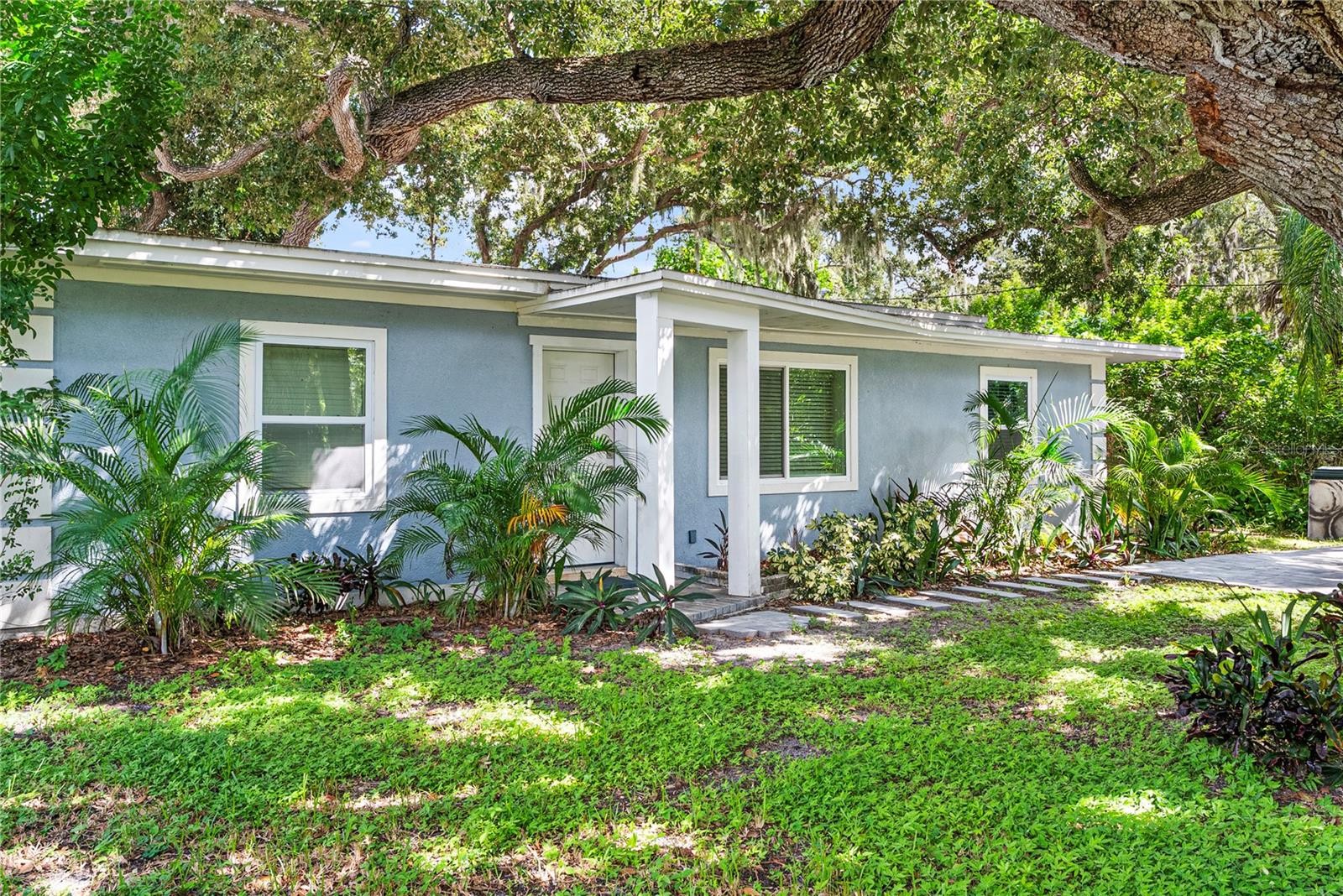 1112 SUNSET AVE