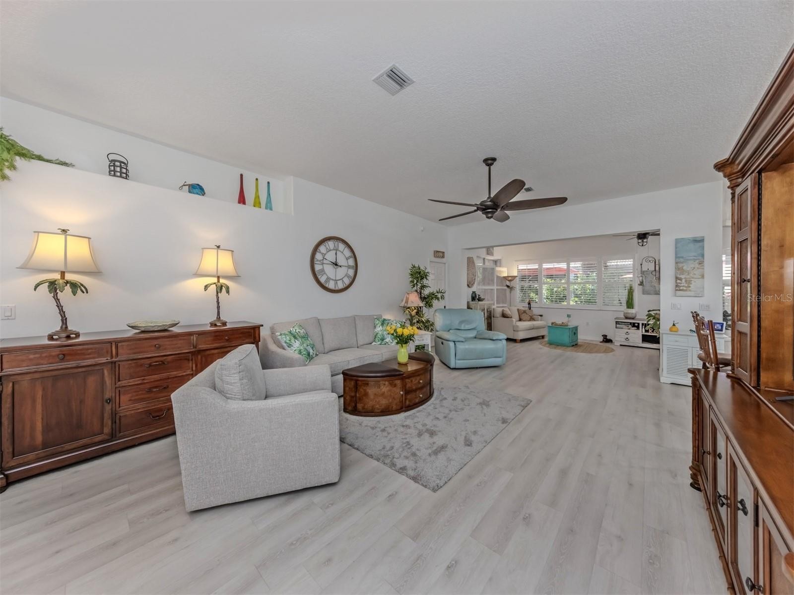 1102 SOUTHLAKE CT
