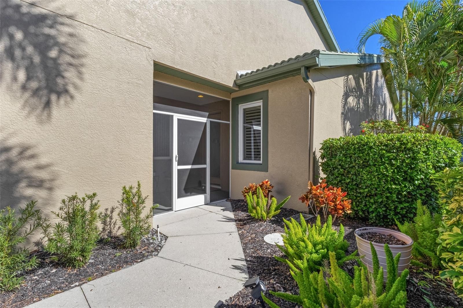 8579 54TH AVENUE CIR E