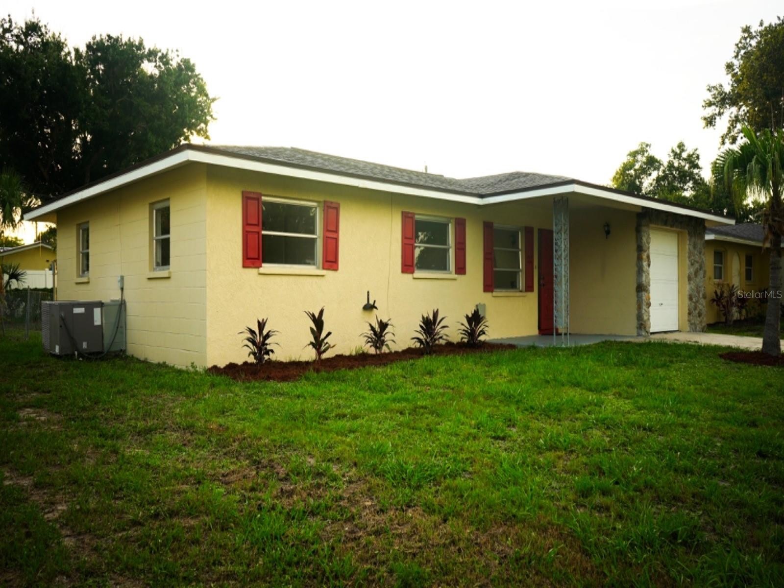 1051 VENETIAN PKWY