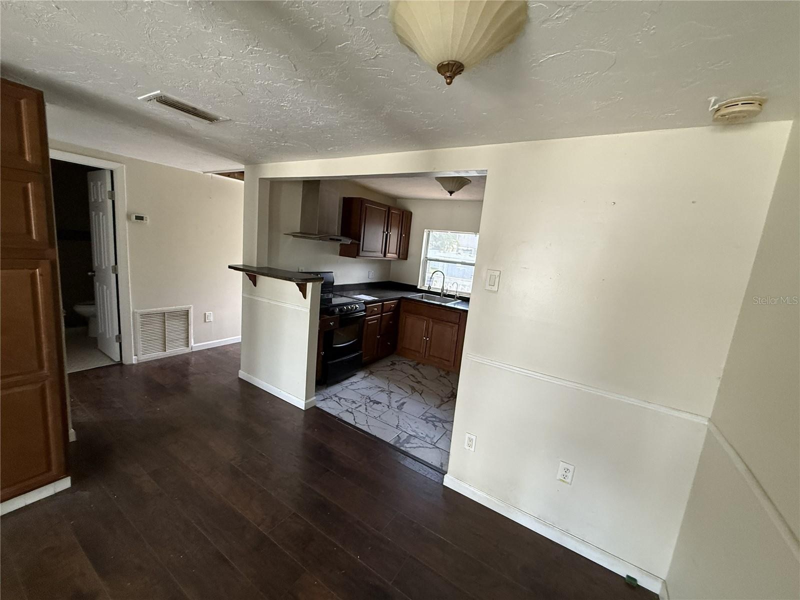 1810 9TH ST W
