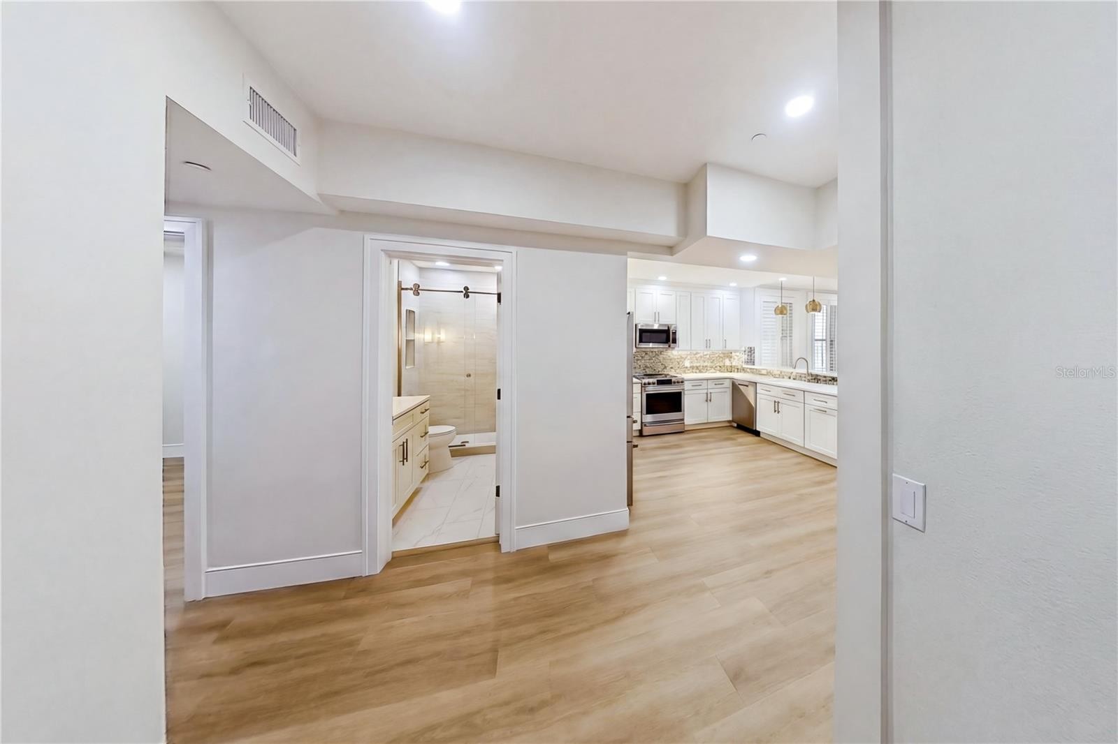 1221 N PALM AVE #106/107