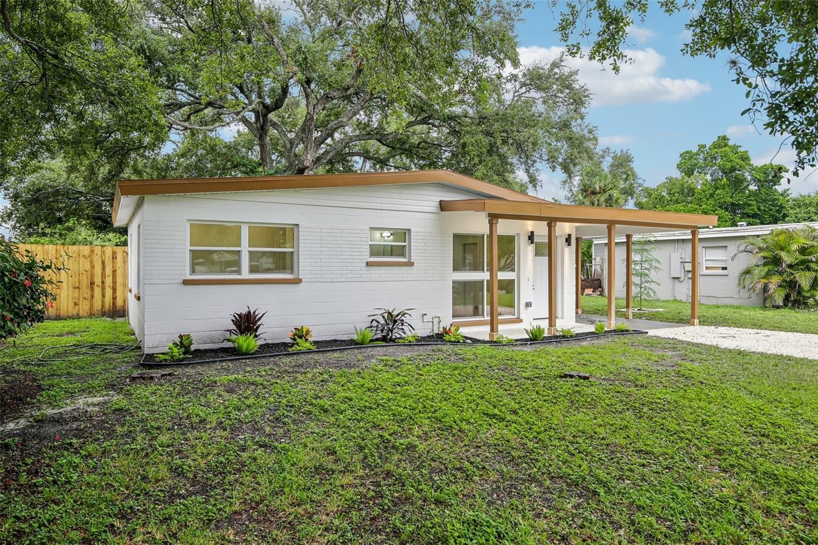 334 E CORNELIUS CIR