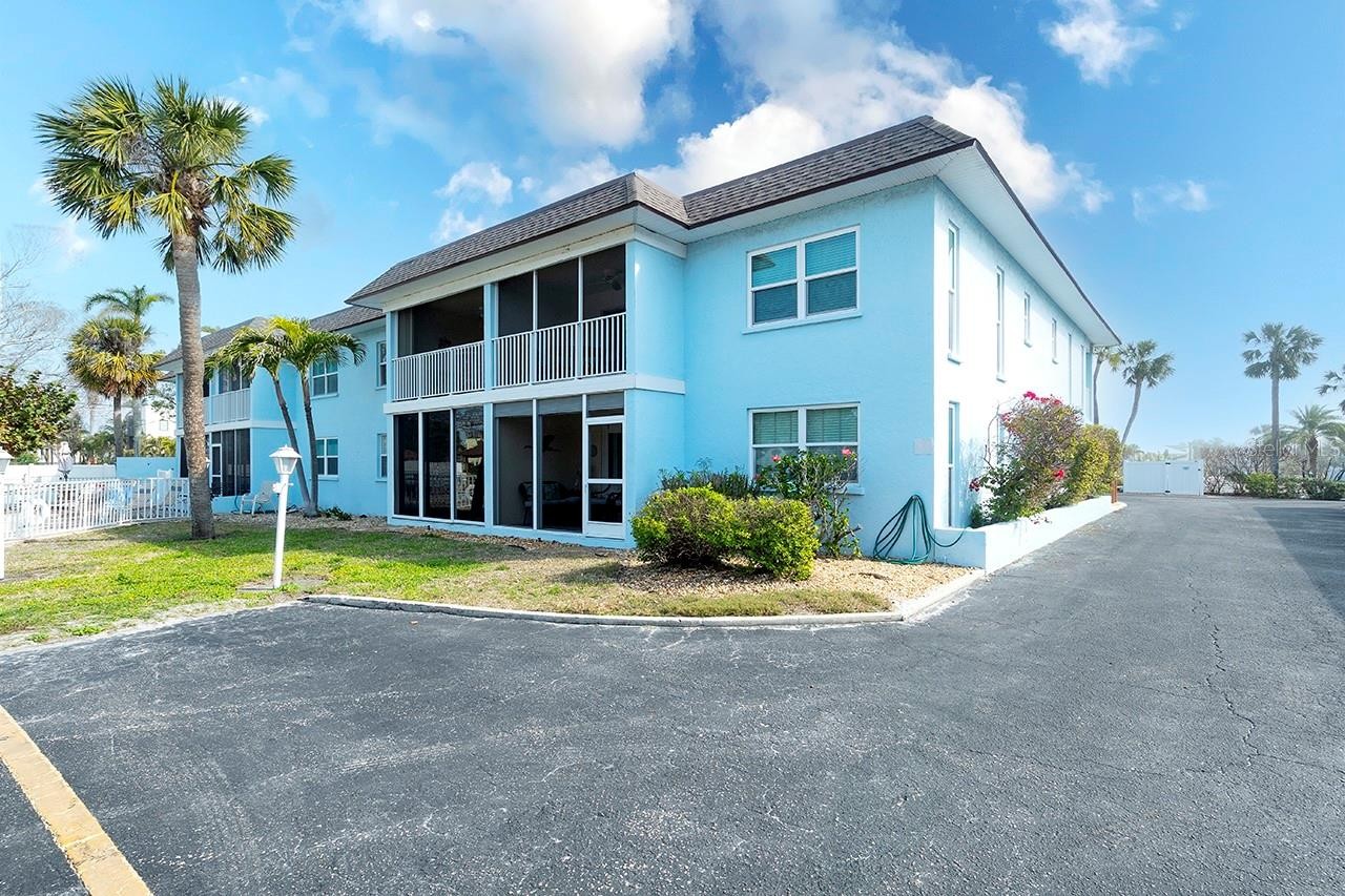 4307 GULF DR #207