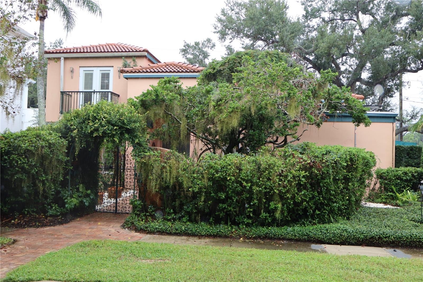 1630 BONITA LN