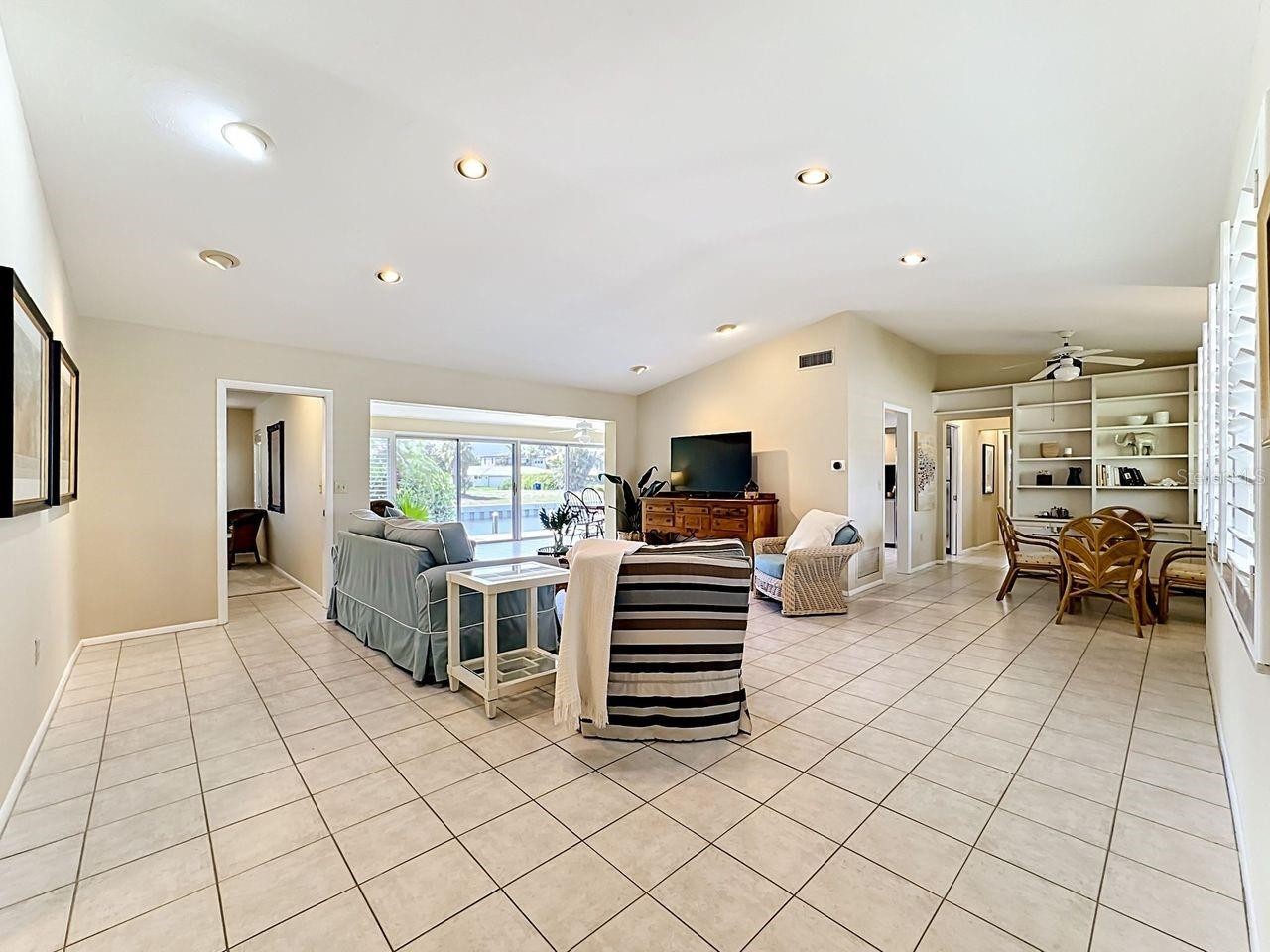 581 YARDARM LN
