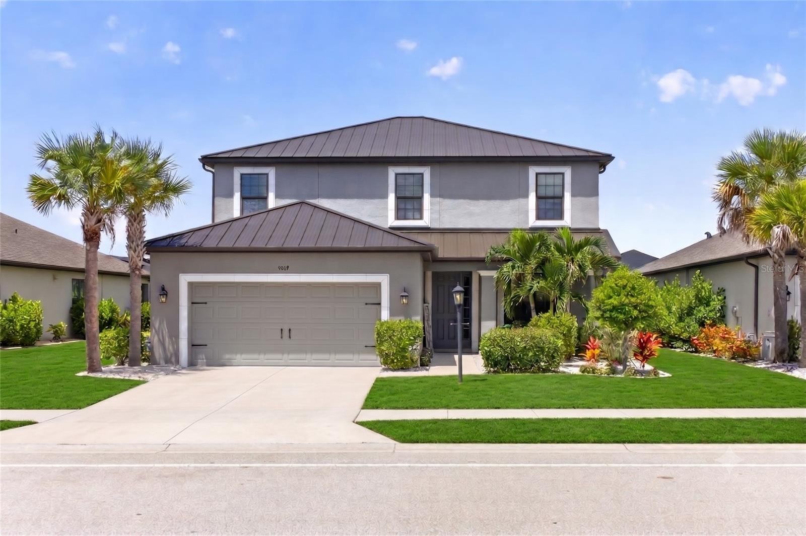 9069 LUNA LN