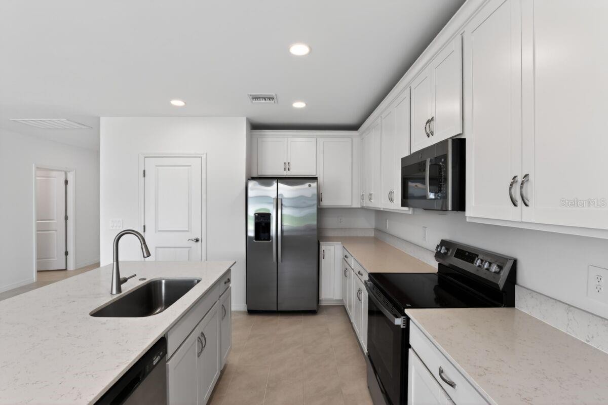 9509 VIBRANT LN