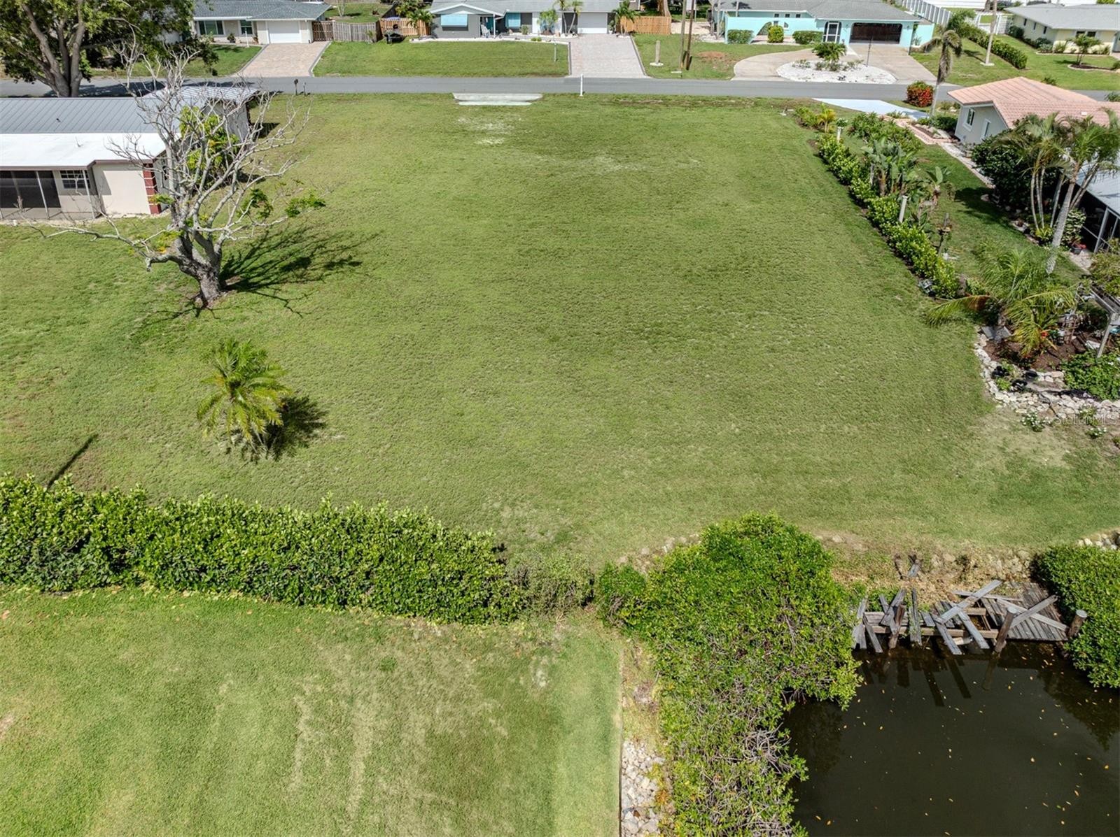 458 N SHORE DR