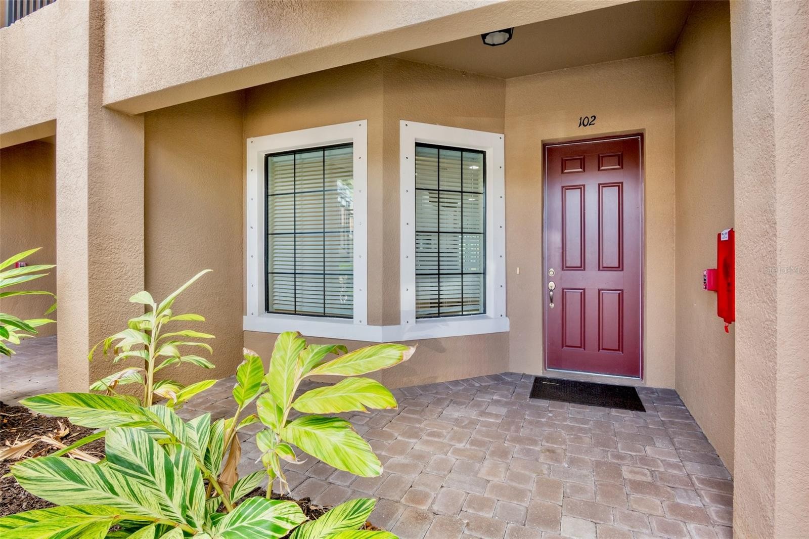 5425 CICERONE ST #102